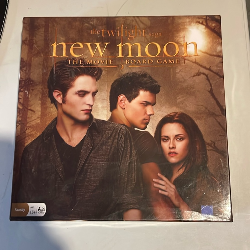 The twilight saga new moon, the movie board game